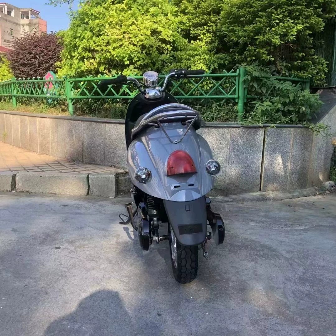 出个人闲置二手电动车，成色9成新，车况很好，续航能到45-55公里，非常适合日常代步。证件齐全，可以放心购买。这辆车才用了不到一年，保养得特别好，骑行体验非常棒